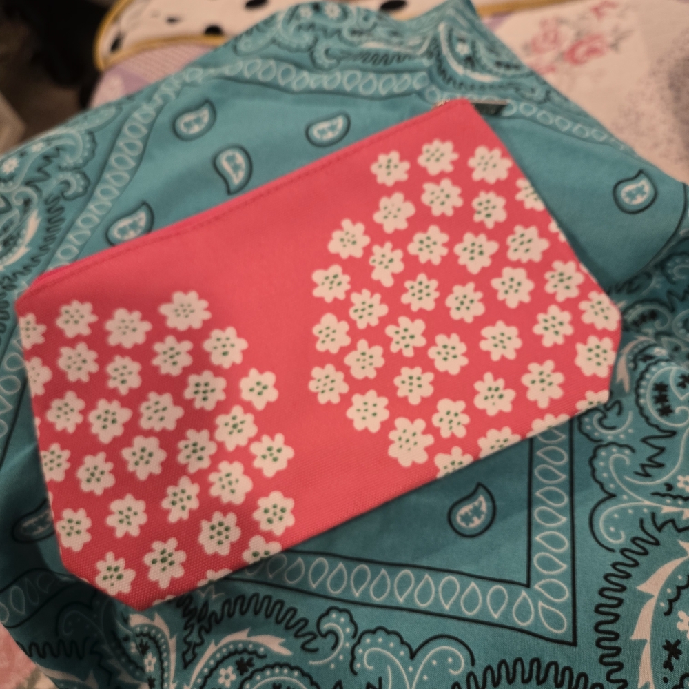 Marimekko Pink and White Floral Pouch Set - Picture 4 of 11